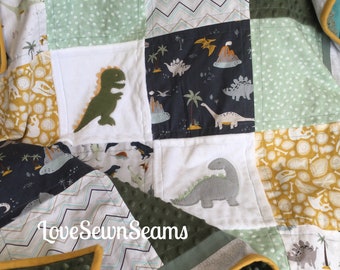 Dinosaur quilt/Child’s Dinosaur Quilt/baby quilt/t Security blanket