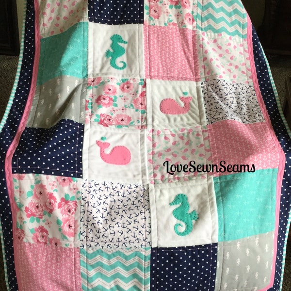 SEAHORSE Quilt/Nautical Girls quilt/Seahorse Quilt/SEA LIFE Quilt/Coastal baby blanket