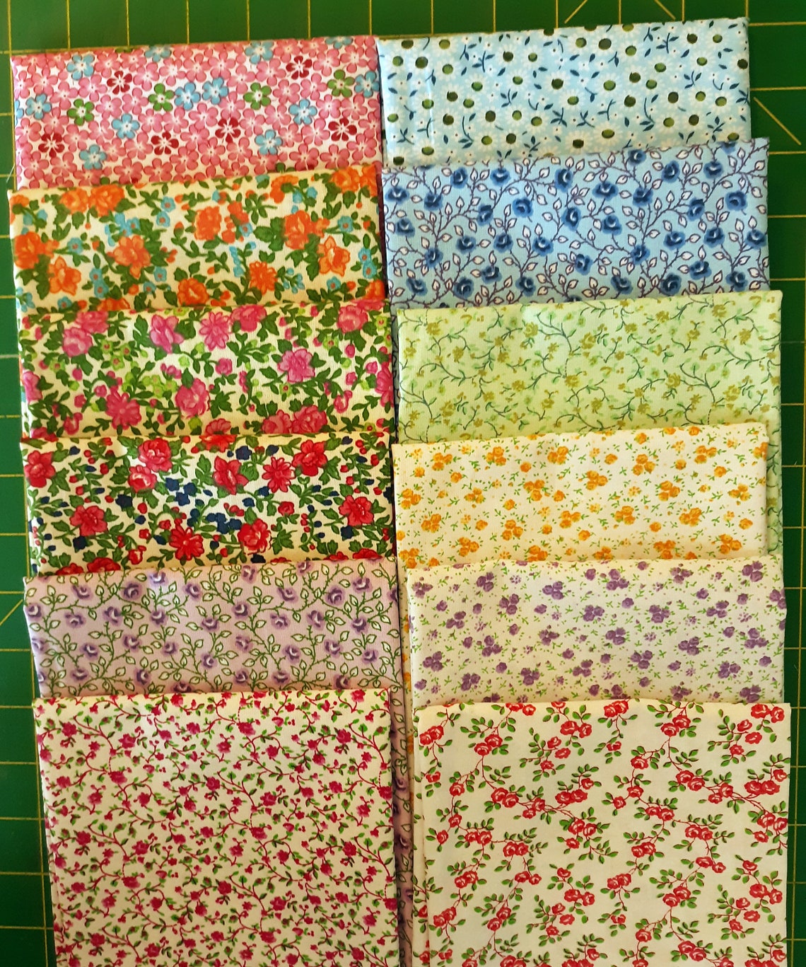 Floral Calico Quilt Fabric Bundle. Twelve 12 Fat Quarters. Etsy