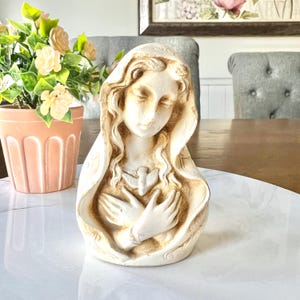 Blessed Virgin Mary Praying Madonna Bust Head - Vintage Religious Knick knack Shelf Decor - VivianneRoses