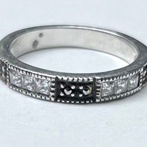 Vintage Unisex Sterling Silber dünne stapelbare Band Ring mit CZ Größe 6-1 / 4