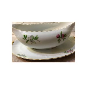 GRAVY BOAT with under plate, Lily Of The Valley And Dogwood