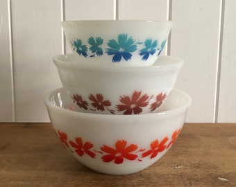 Vintage Agee Pyrex Nesting Mixing Bowls Cape Tulip Complete Set