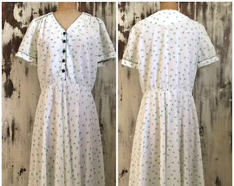 Vintage Size 14 Polyester Short Sleeve Dress - Green Birds Black Trim & Buttons