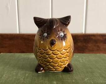 Vintage Ceramic Owl Shaker, made in Japan