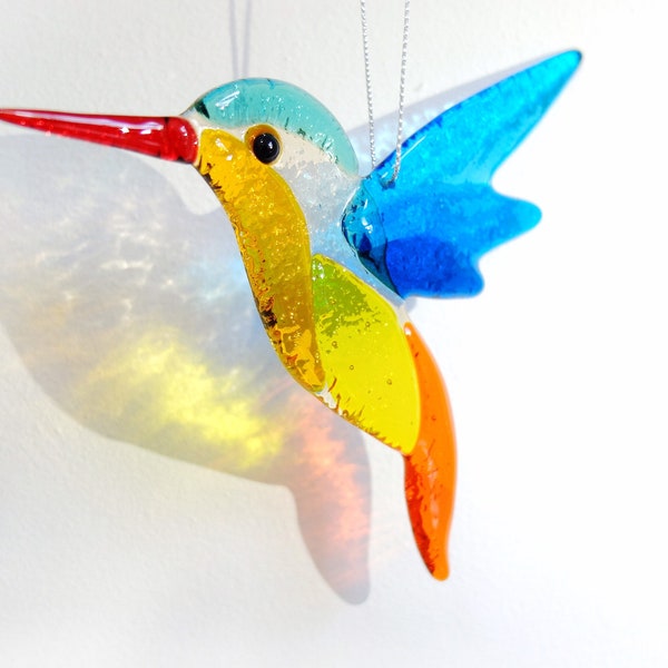 Attrape-soleil en verre fusionné colibri, attrape-soleil oiseau, colibri en verre, oiseau coloré, attrape-soleil arc-en-ciel, ornement d'oiseau, décor de verre de fenêtre