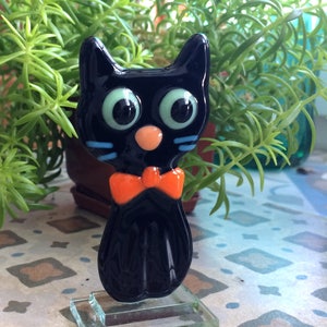 Black Glass Cat, glass Cat sculpture, cat figurine, Glass Souvenir, home decor, glass sculpture, glass figurine, animal collection, Kitten