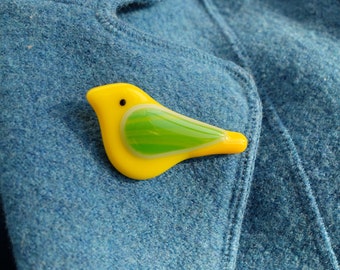 Unique Handcrafted Fused Glass Bird Brooch - Nature-Inspired Artisan Jewelry in Vibrant Yellow and Green