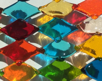 Atrapasueños de vidrio fundido arcoíris hecho a mano: decoración geométrica para ventanas
