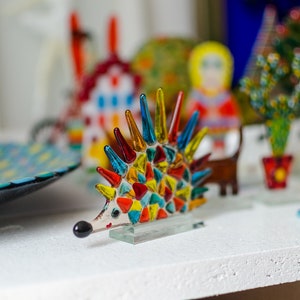 Handmade Fused glass Hedgehog, Color Hedgehog, Glass Souvenir, Fusing Technique, home decor, glass sculpture, glass figurines image 2