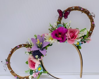 Helle rosa Blumen und Garten inspirierte Blumenohren