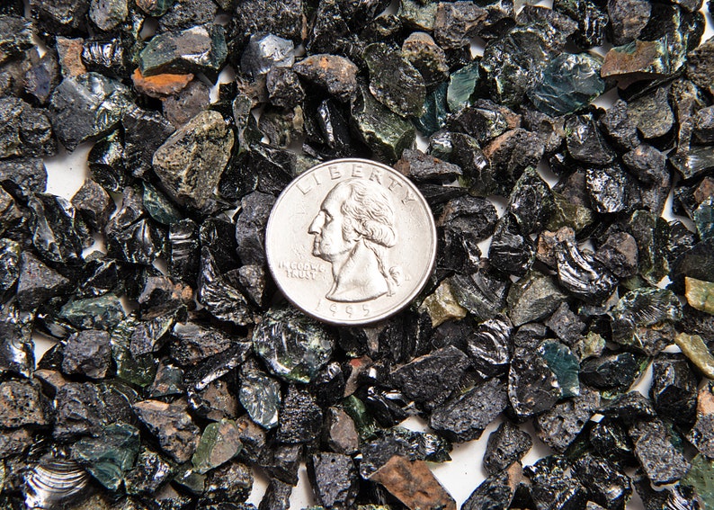 thumbnail interactive-video image 1 of Lebensquelle Plus Charging & Discharge Stone Chips – Mountain Crystal & Hematite Mix – 1kg Total (2x 500g Bags) 1 of 5