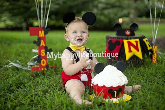 Mickey mouse smash store cake outfit