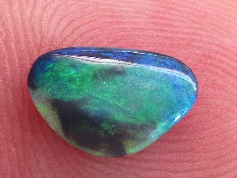Black Opal Freeform Cabochon Lightning Ridge Green and turquoise pinfires 9.5 x 6.5 mm approx.Item 378