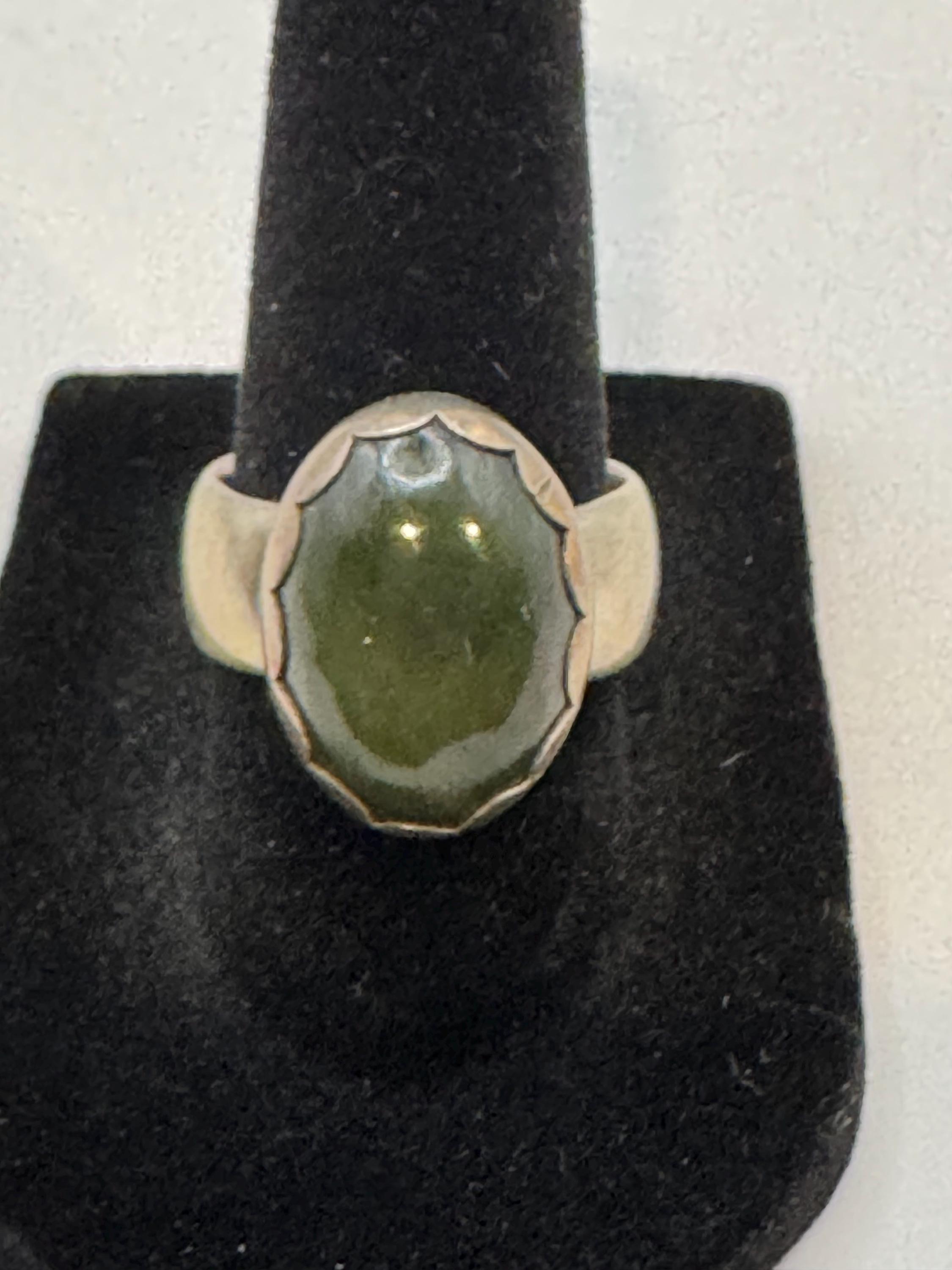 Vintage Sterling Silver Dark Green Jade Ring 