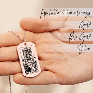 Collier personnalisé carte de tarot, carte de tarot le chariot, collier pendentif étiquette, cadeau sorcière meilleure amie, collier tarot, cadeau fête des mères