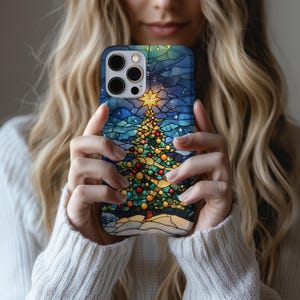 Stained Glass Christmas Tree Phone Case: Festive Holiday iPhone Cover
