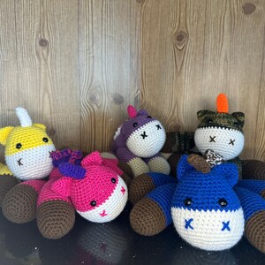 Licorne en peluche, réalisée sur commande - licorne amigurumi - jouet licorne - licorne en peluche au crochet - peluche