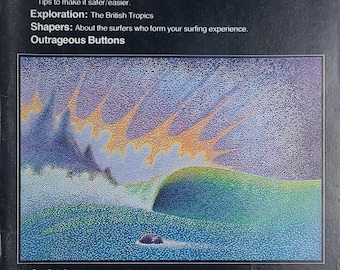 Może przedstawiać: Wydanie magazynu Surfer z lipca 1979 roku z czarną okładką przedstawiającą pointylistyczną ilustrację fali i zachodu słońca. Tekst zawiera Start Surfing This Summer, Exploration: The British Tropics oraz Surfer Art.