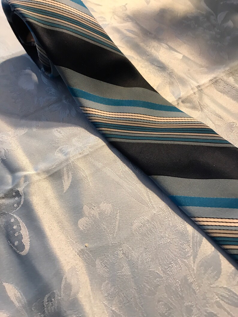 Shades of blue necktie