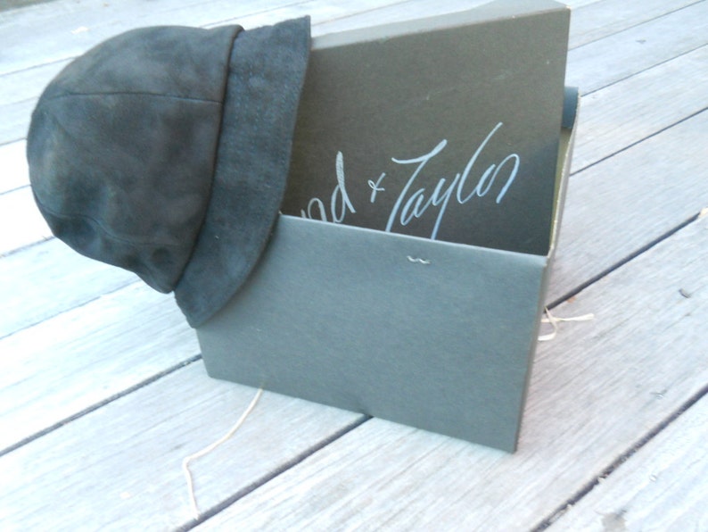 Vintage Black suede Hat/Riding Hat/Cap/ made by Lord and Taylor 1960s with original box image 1