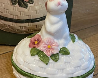 Vintage Avon 1982 Bunny Luv Hand painted Ceramic Trinket Box