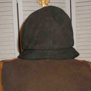 Vintage Black suede Hat/Riding Hat/Cap/ made by Lord and Taylor 1960s with original box image 5