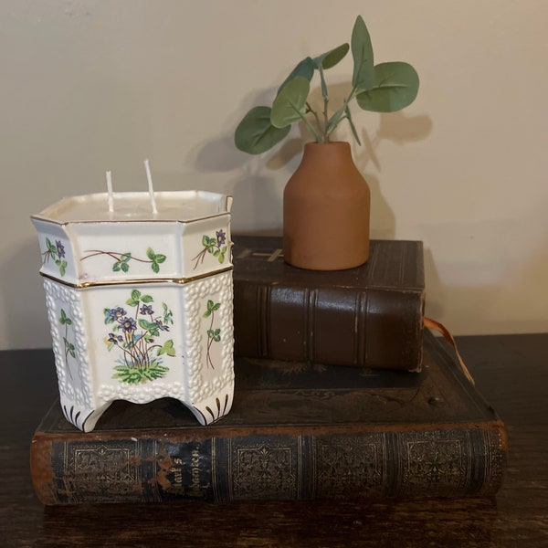 Antique Violet  Glass Candle