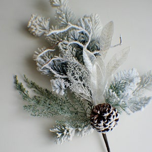 18&quot; Long needle Pine Spray Snowdrift Pine Spray Frosted Pine Spray Stem Christmas Greenery Winter Holiday Artificial Evergreen Cedar