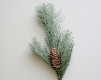 20" frostad tallspray med tallkotte, konstgjord tallspray, stjälkjulgrönt, vintergrönt julgrönt, konstgjord vintergröna cederträ