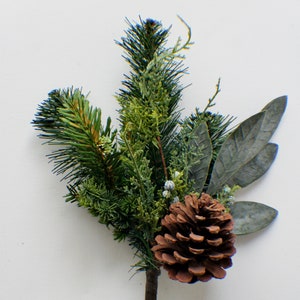 7&quot; Artificial Pine Spray Pine cone Eucalyptus Juniper Stem Pick Christmas Greenery Winter Greenery Holiday Home Decor Evergreen Floral Suppl