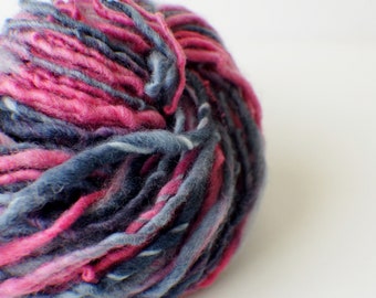 Handspunnet Merino Art Yarn: Skrymmande tjocka och tunna sticknings- och virkmaterial