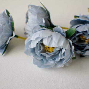 Staubblauer Pfingstrosendampf, künstliche Blaue Rosen-Seidenblumen, DIY-Hochzeitsblumen, Blumenstängel, Blumenstrauß, Akzente für das Haus, Mittelstück