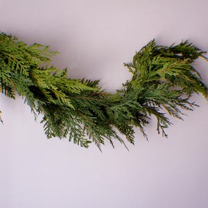 40 Zoll (ca. 100 cm) lange künstliche Zedernholzgirlande, winterliche Zedernholzgirlande, Weihnachtsgirlande für den Kaminsims, festliche Kaminsimsdekoration, Weihnachtsdekoration im Landhausstil Bild 8