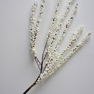 36&quot; White Berry Weather Resistant Spray, Berry Stem, Vase Filler, Christmas Greenery, Winter Greenery Holiday Home Decor Artificial Berry