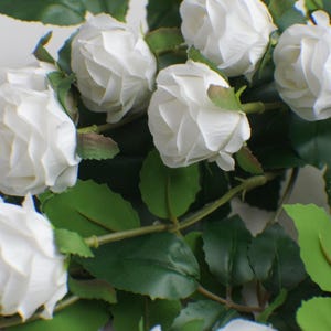 25 &quot;&quot;Weiße Rose Stiel, weiße Seide Kunstblumen, DIY Hochzeit Blumen, Floral Stiele, Blumenstrauß, Akzente, Mittelstück.&quot;