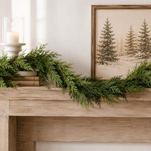 40 Zoll (ca. 100 cm) lange künstliche Zedernholzgirlande, winterliche Zedernholzgirlande, Weihnachtsgirlande für den Kaminsims, festliche Kaminsimsdekoration, Weihnachtsdekoration im Landhausstil Bild 1