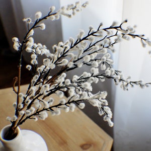 DULRLLY 6Pcs Artificial Pussy Willow Branches for Tall Vase, 44in Fake  Willow Stems Silk Flower, Faux Ficus Twig Greenery Branches Stems for Vase