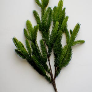 25&quot; Pine Spray Fresh Touch Artificial Pine Spray, Spruce Pine Stem Christmas Greenery, Winter Greenery Holiday Artificial Evergreen Cedar