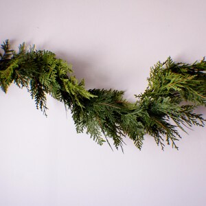 40 Zoll (ca. 100 cm) lange künstliche Zedernholzgirlande, winterliche Zedernholzgirlande, Weihnachtsgirlande für den Kaminsims, festliche Kaminsimsdekoration, Weihnachtsdekoration im Landhausstil Bild 7