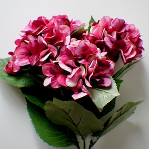 Burgunder-rote Hortensien-Bündel, weiche blaue Seiden-Kunstblumen, DIY-Hochzeitsblumen, Blumenkronenblumen, Blumenkronenzubehör
