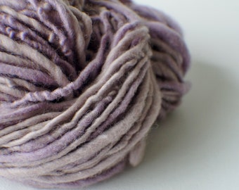 Handspunnet Bulky Art Yarn: Tjock och tunn Corriedale-ull, 63 yards