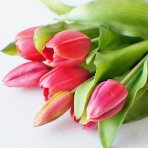 Real Touch Coral Pink Tulpen, Bündel mit 7 künstlichen Blumen, DIY Hochzeit, Kranzherstellung, Straußzubehör, Neugeborene Blumen