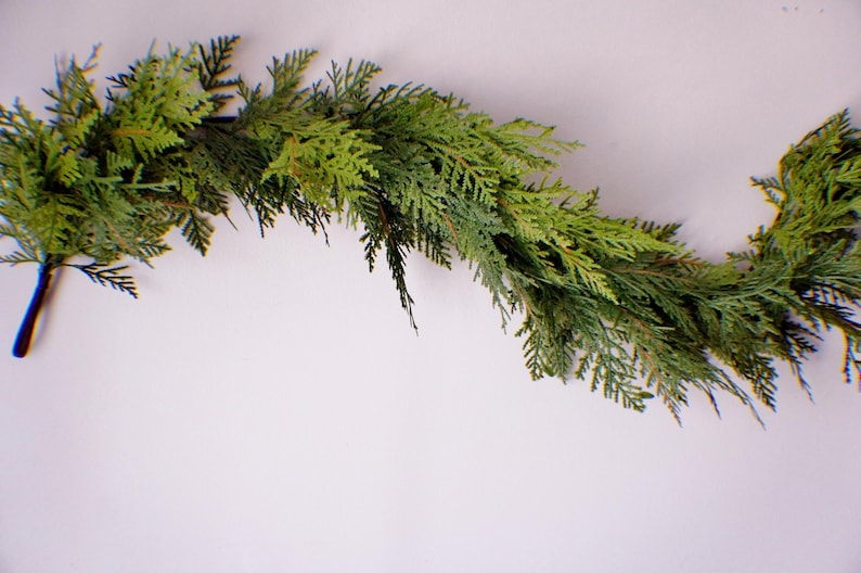 40 Zoll (ca. 100 cm) lange künstliche Zedernholzgirlande, winterliche Zedernholzgirlande, Weihnachtsgirlande für den Kaminsims, festliche Kaminsimsdekoration, Weihnachtsdekoration im Landhausstil Bild 9