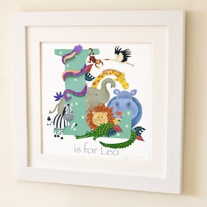 Impresión artística con letras de safari, ilustración inicial de animales del zoológico, decoración personalizada para dormitorio infantil, imagen, regalo para bebé nuevo, marco con nombre