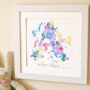 Unicornio niños niño bebé carta arte inicial arte impresión ilustración imagen, nombre personalizado, decoración de la guardería, nuevo regalo del bebé, marco del nombre