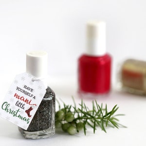 Concediti un piccolo Natale a Mani, classiche etichette natalizie per le vacanze, calze imbottite, etichette regalo per smalto per unghie di Natale, regali per l'ufficio degli amici