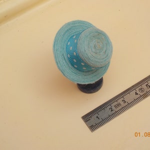 1/12th miniature hat with polka dots 8 colors to choose from Bleu turquoise