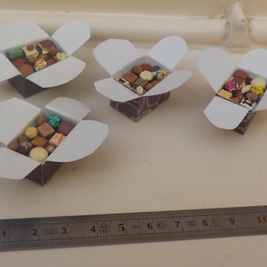 Miniatur-Schokoladenschachteln 1/6 1/12 - 4 Modelle zur Auswahl (braun)
