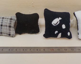Miniature black and white cushion 1/12th-1/6th - two models possible